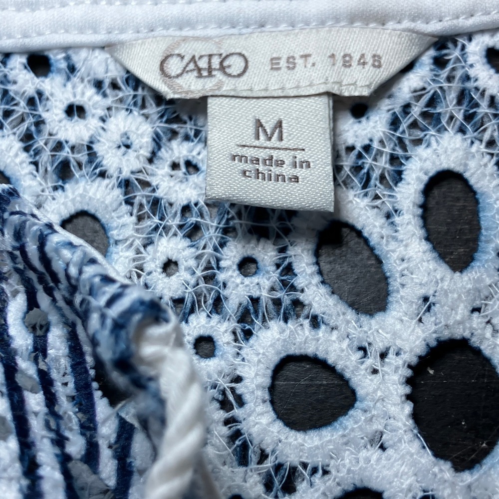 Cato Sleeveless Blouse Womens Medium Blue White Striped Eyelet Lace Tassel Top - Picture 9 of 9